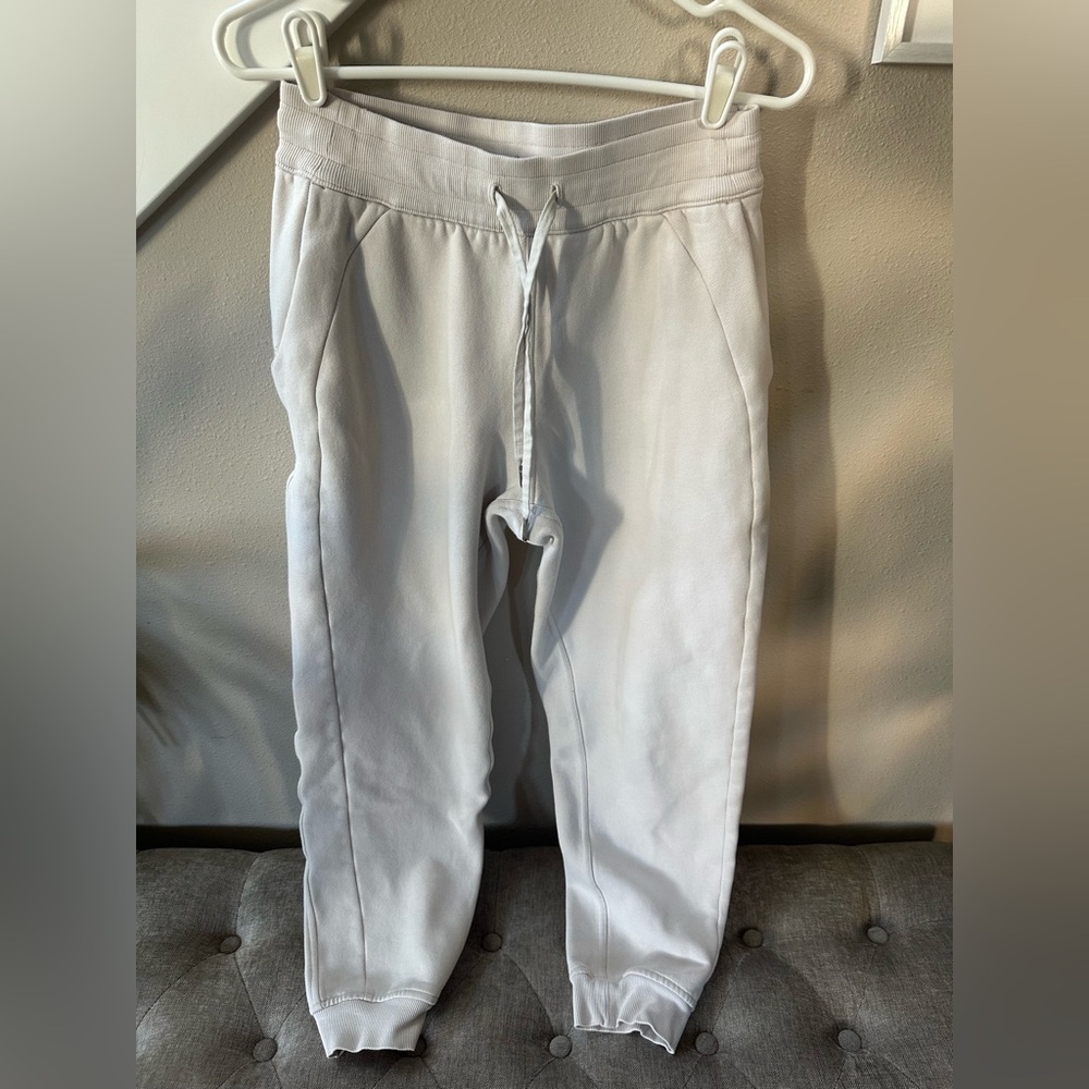 Lululemon Scuba Women’s Cream Jogger Sweat Pants Size 6
